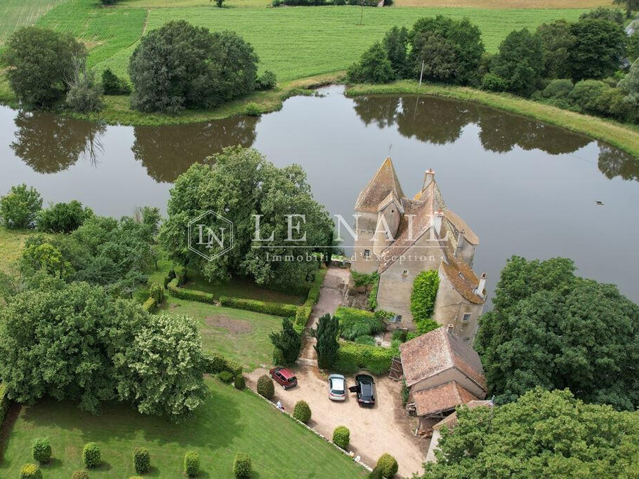 Castle Ainay-le-Château