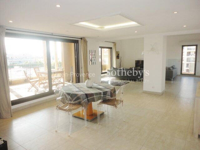 Apartment Aix-en-Provence - 4 bedrooms - 254m²