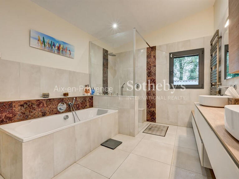 Maison Aix-en-Provence - 6 chambres - 320m²