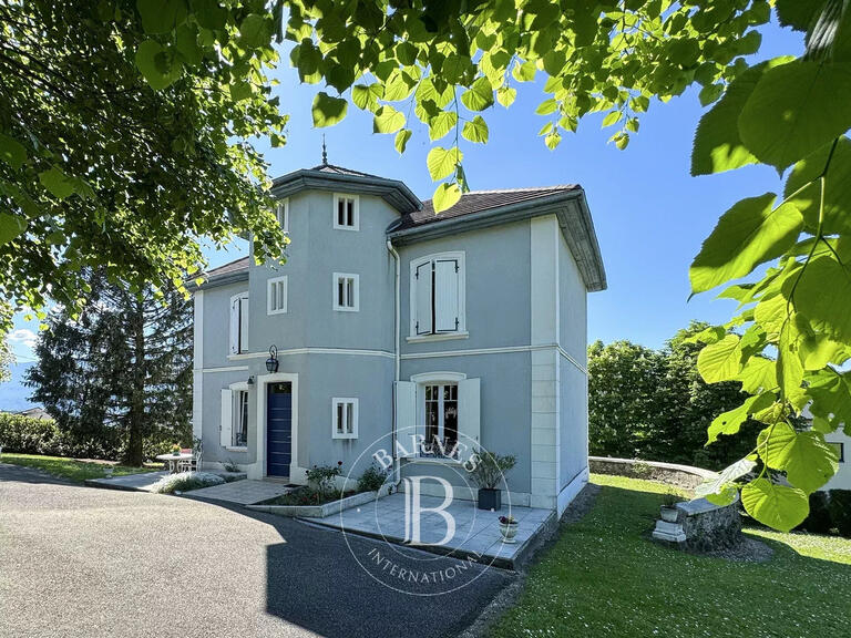 House Aix-les-Bains - 4 bedrooms - 165m²