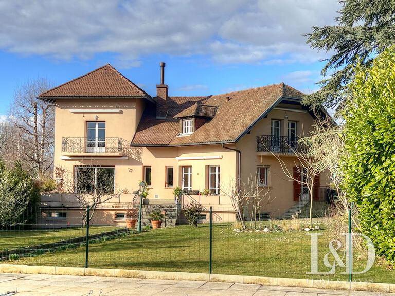 House Aix-les-Bains - 5 bedrooms - 202m²