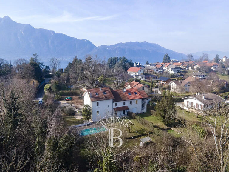 House Aix-les-Bains - 5 bedrooms - 332m²