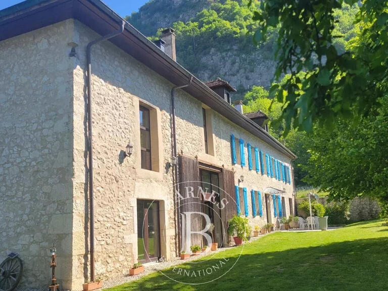 House Aix-les-Bains - 5 bedrooms - 230m²