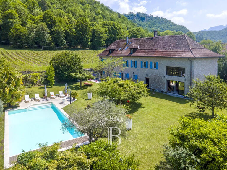 House Aix-les-Bains - 5 bedrooms - 230m²