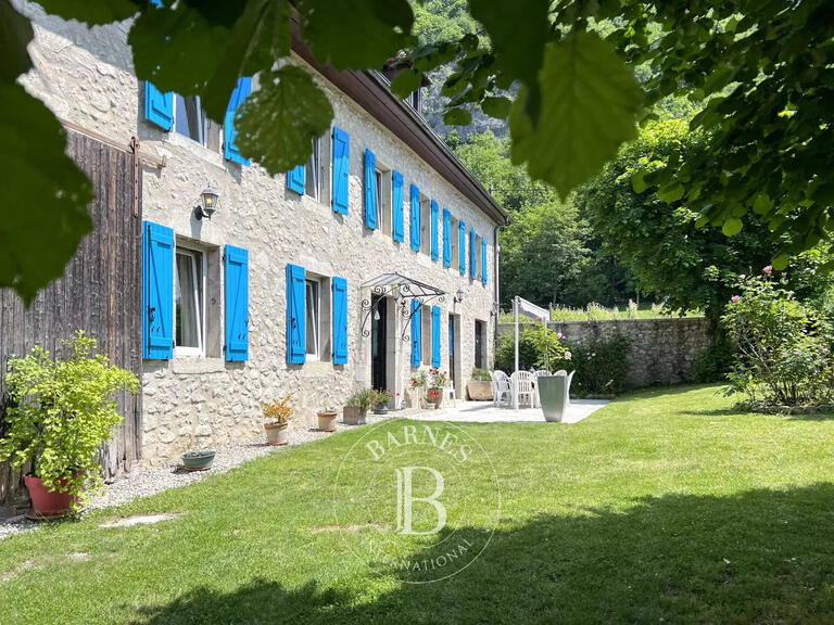 House Aix-les-Bains - 5 bedrooms - 230m²