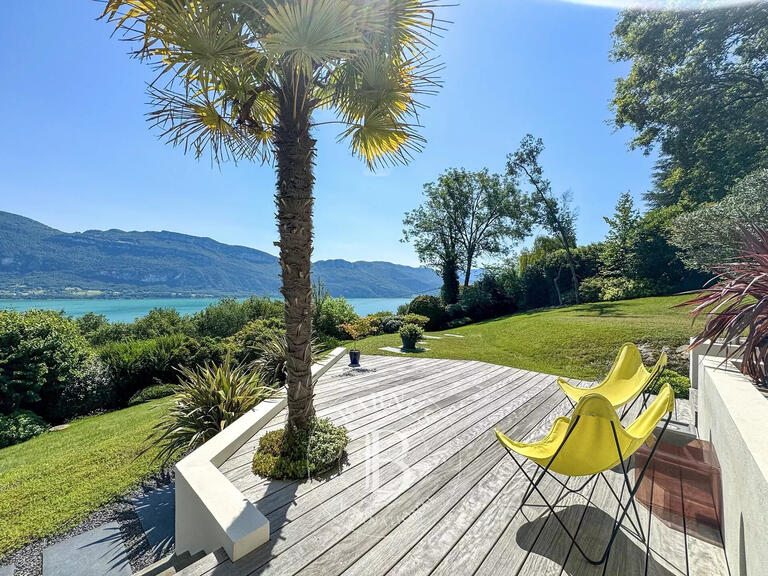 House Aix-les-Bains - 4 bedrooms - 261m²