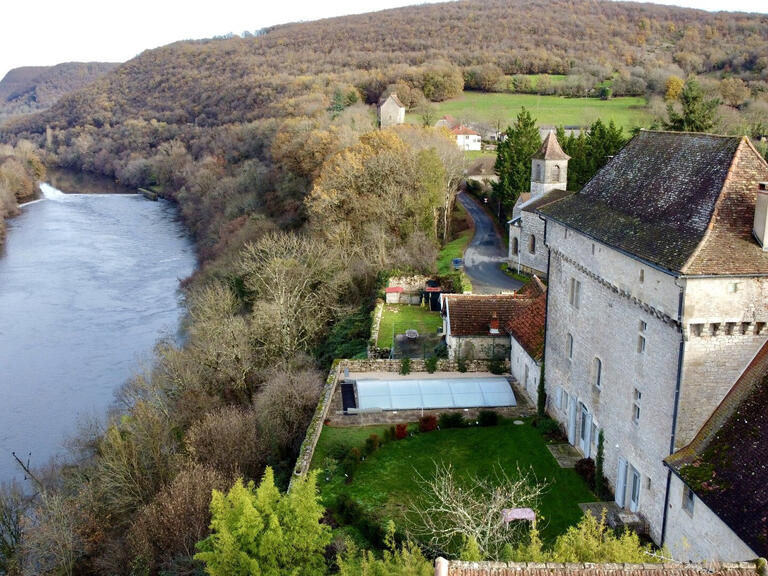 Castle Ambeyrac - 6 bedrooms - 370m²