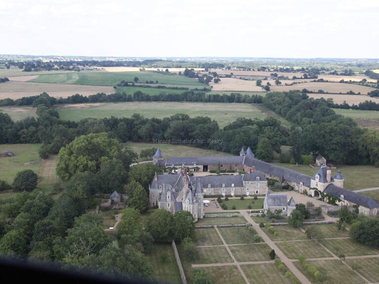 Château Angers - 14 chambres - 1130m²