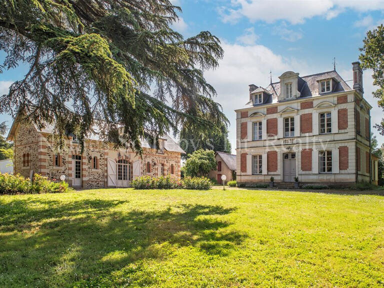 Propriété Angers - 7 chambres - 376m²