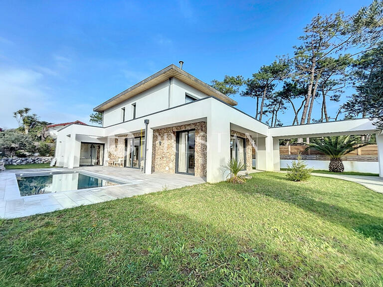 Maison Anglet - 4 chambres - 191m²