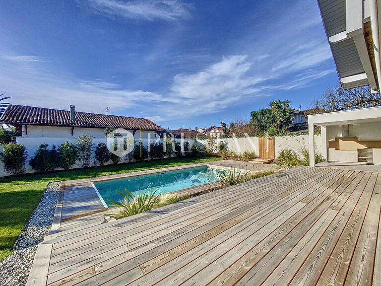 Maison Anglet - 4 chambres - 202m²