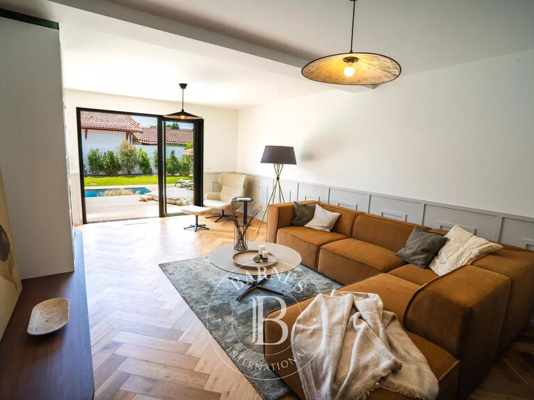 Maison Anglet - 4 chambres - 309m²