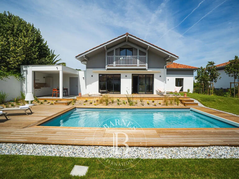 Maison Anglet - 4 chambres - 309m²