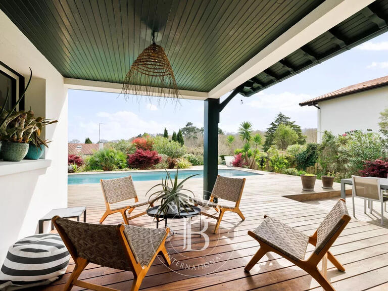 Maison Anglet - 6 chambres - 283m²