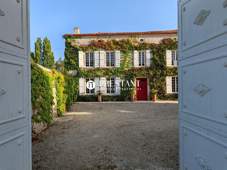 House Angoulême - 7 bedrooms - 310m²