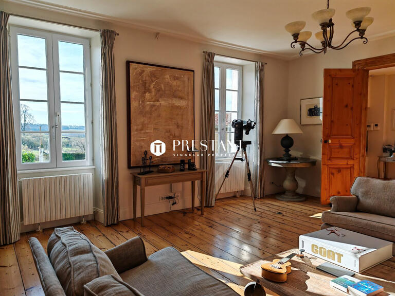 House Angoulême - 12 bedrooms - 755m²