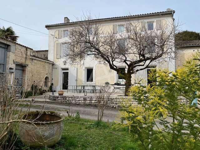 House Angoulême - 4 bedrooms