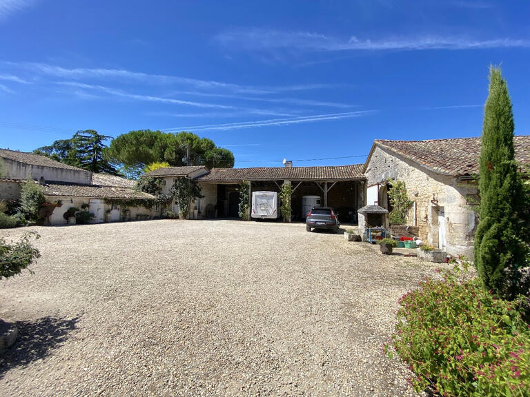 Propriété Angoulême - 5 chambres - 234m²