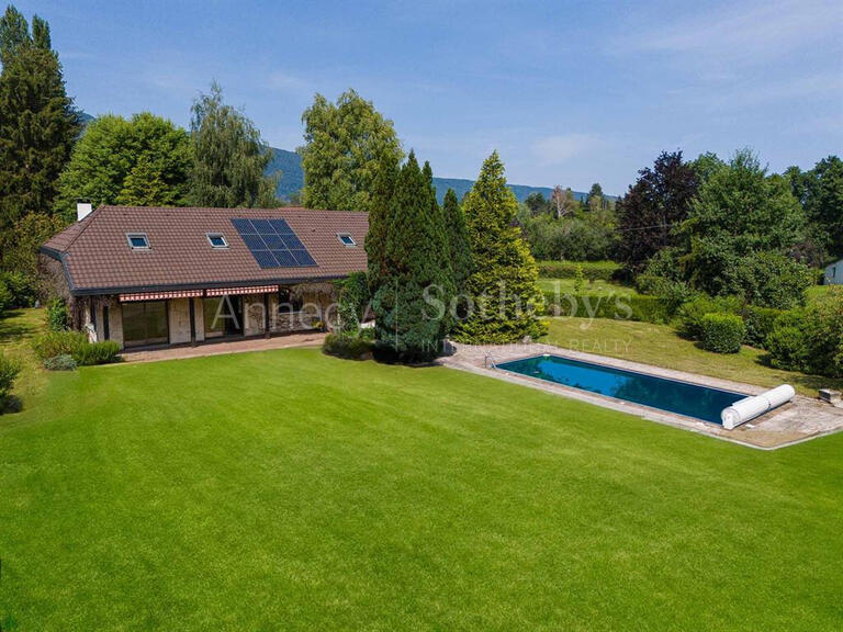 Maison Annecy - 4 chambres - 244m²