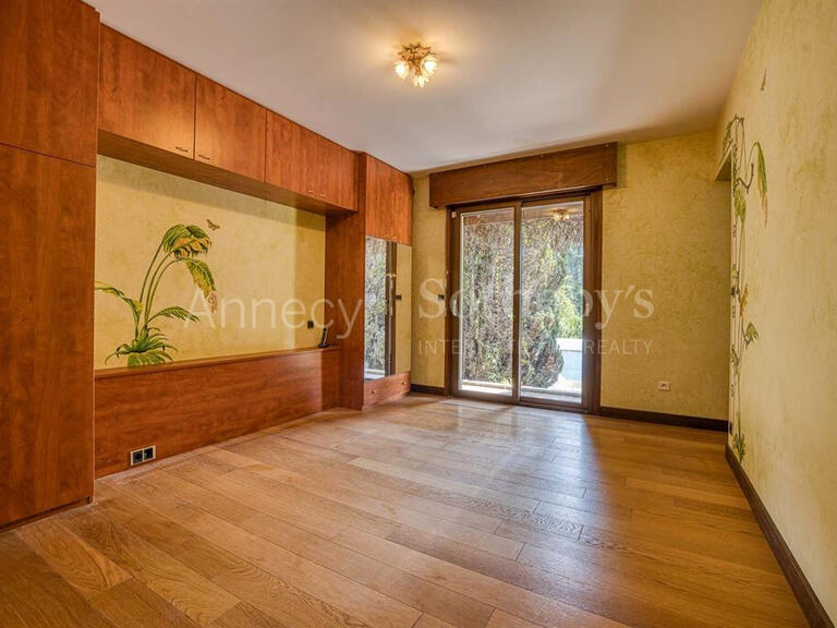 Maison Annecy - 4 chambres - 244m²