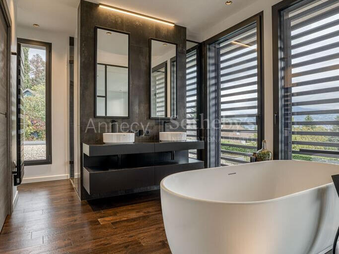 Maison Annecy - 5 chambres - 307m²