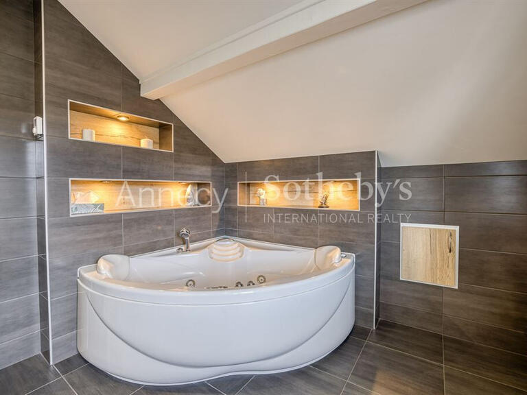 Maison Annecy - 4 chambres - 255m²