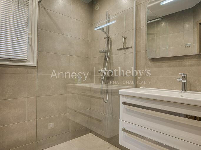 Maison Annecy - 4 chambres - 255m²