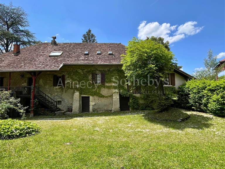 Maison Annecy-le-Vieux - 5 chambres - 248m²