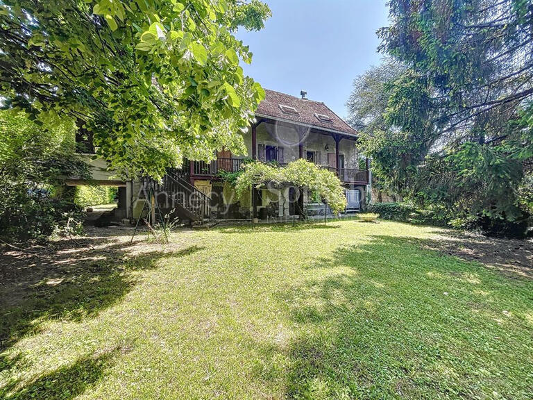 Maison Annecy-le-Vieux - 5 chambres - 248m²