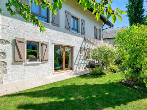 Maison Annecy-le-Vieux - 4 chambres - 200m²