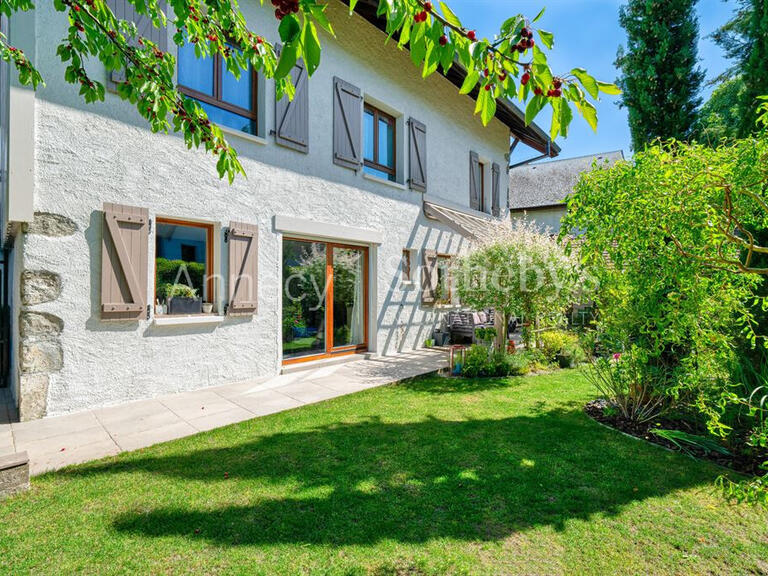 Maison Annecy-le-Vieux - 4 chambres - 200m²