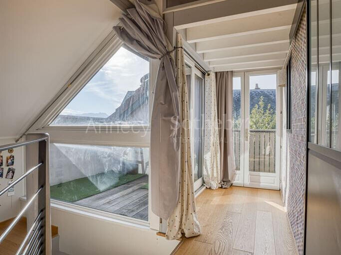 Maison Annecy-le-Vieux - 4 chambres - 200m²