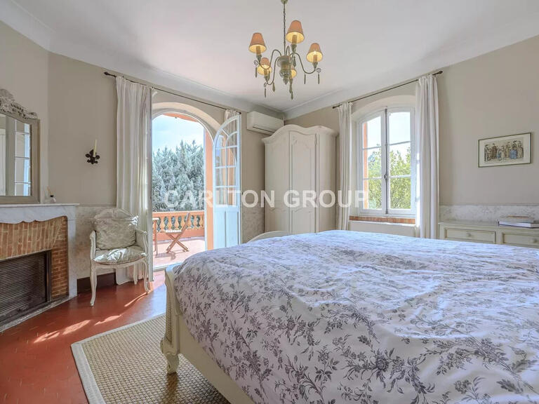 Maison avec Vue mer Antibes - 8 chambres - 267m²