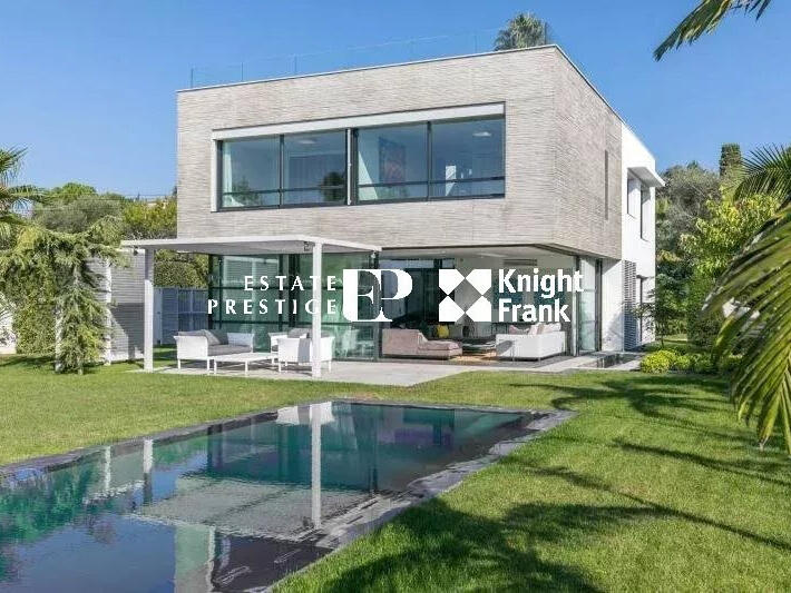 Villa Antibes - 5 bedrooms - 318m²