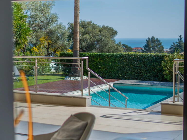 Villa Antibes - 5 bedrooms - 334m²