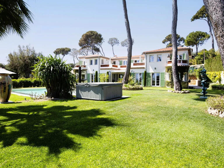 Villa Antibes - 4 bedrooms - 335m²