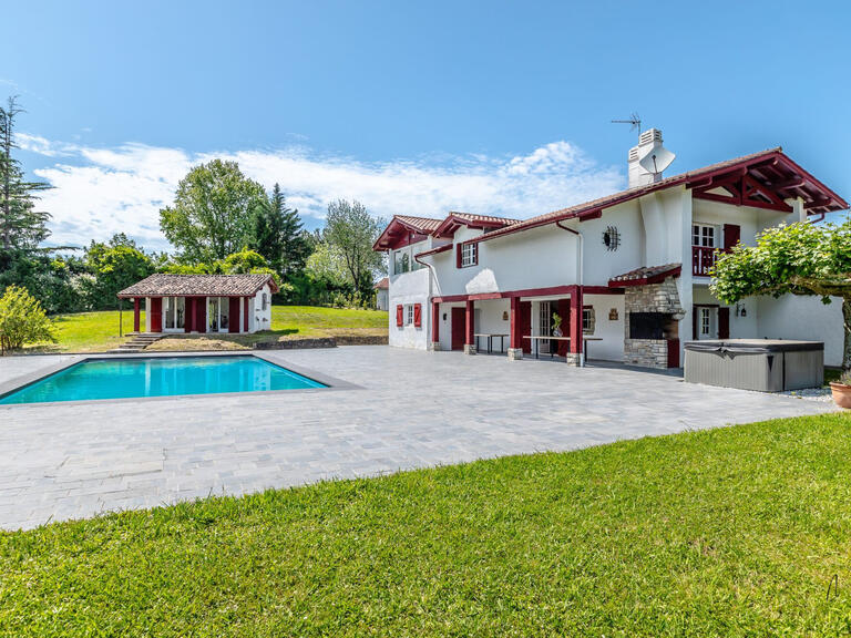 House Arcangues - 5 bedrooms - 180m²