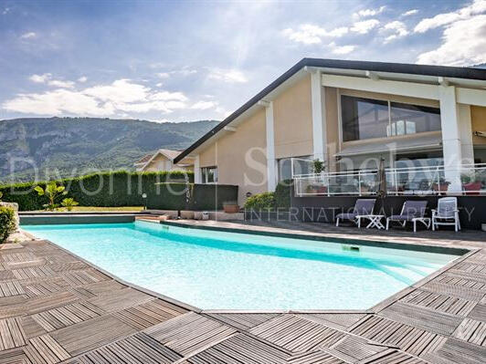 House Archamps - 5 bedrooms - 350m²