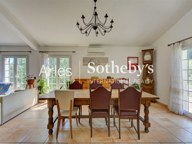 Maison Arles - 4 chambres - 203m²