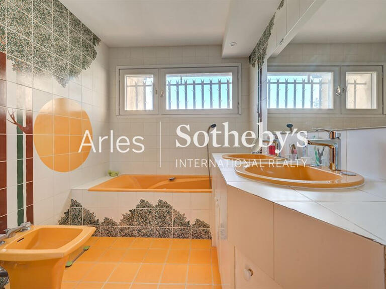 Maison Arles - 4 chambres - 215m²