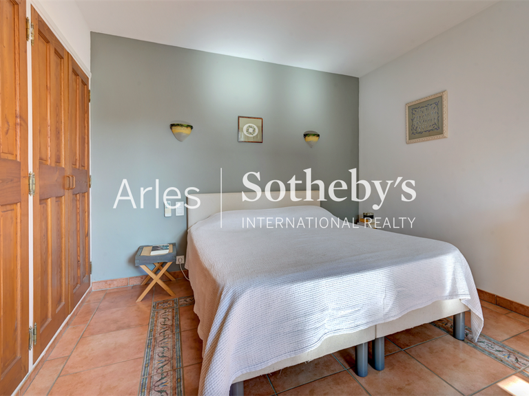 Maison Arles - 4 chambres - 215m²