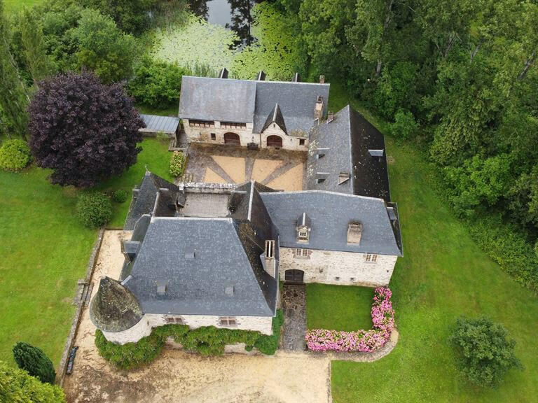 Château Arnac-Pompadour - 10 chambres - 800m²