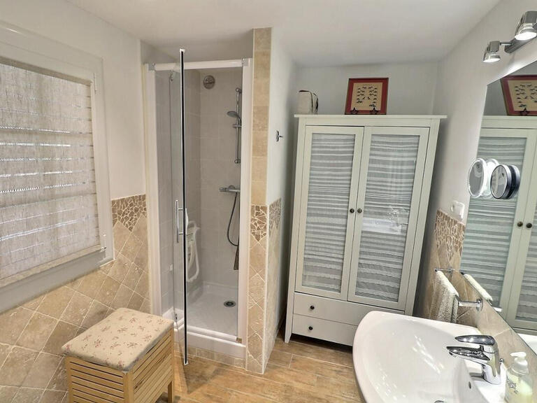 Vente Propriété Arpaillargues-et-Aureillac - 3 chambres