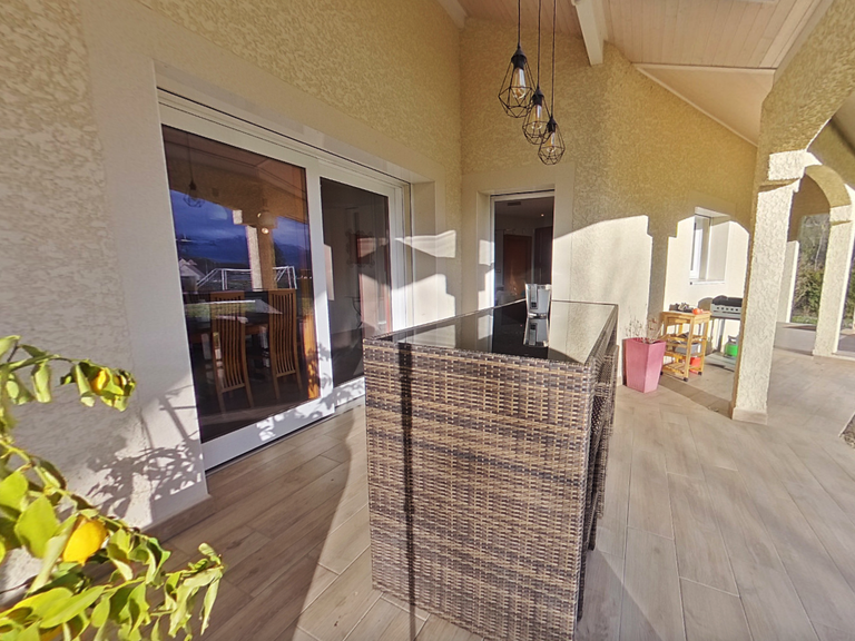 House Arthaz-Pont-Notre-Dame - 6 bedrooms - 280m²