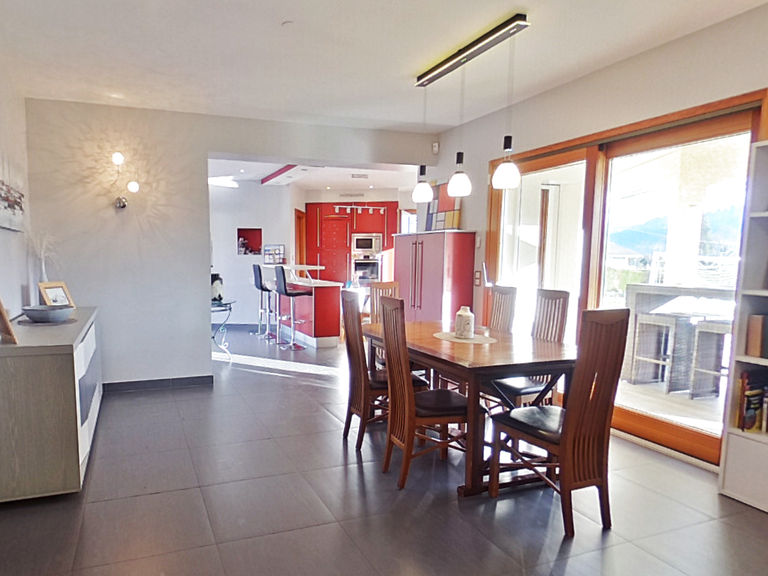 House Arthaz-Pont-Notre-Dame - 6 bedrooms - 280m²