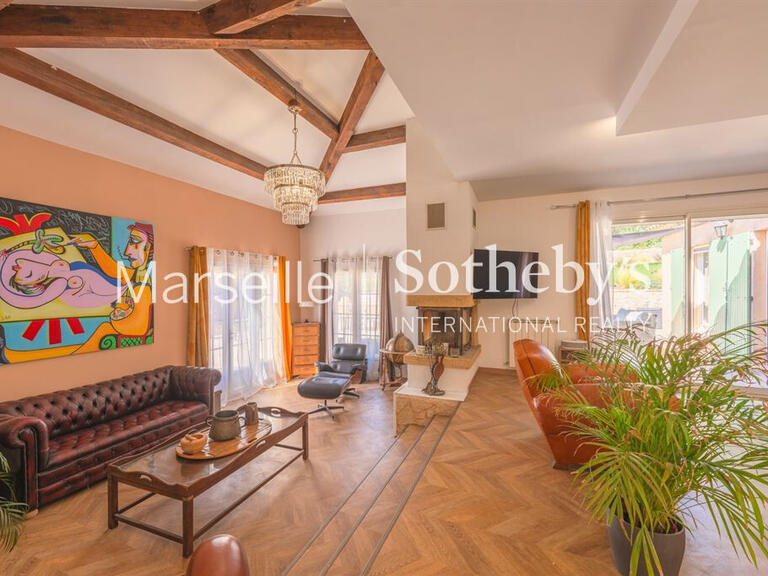 Maison Aubagne - 3 chambres - 200m²