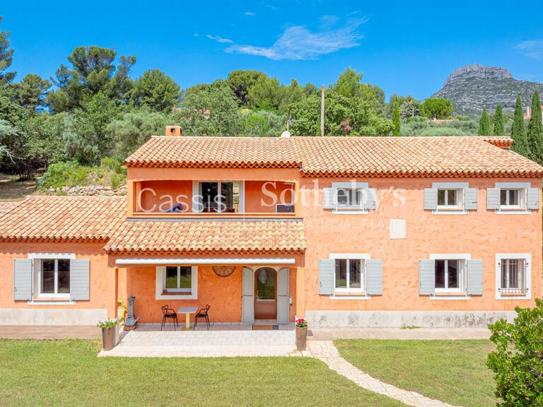 House Aubagne - 7 bedrooms - 260m²