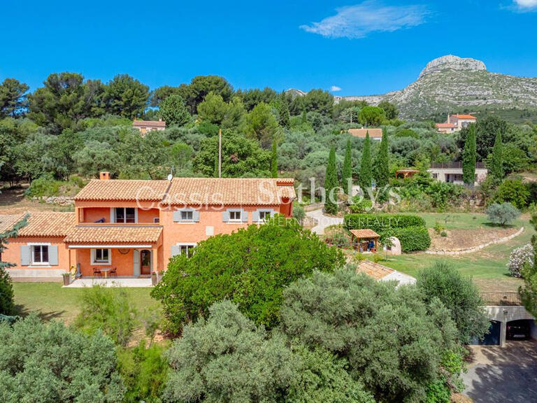 House Aubagne - 7 bedrooms - 260m²