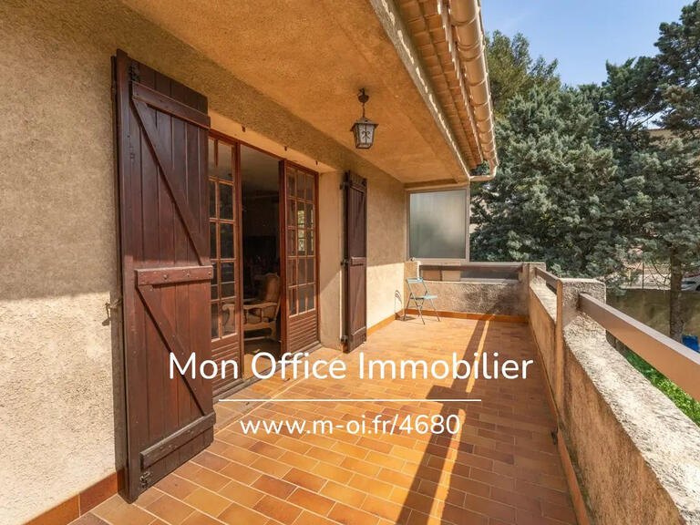 Maison Aubagne - 4 chambres - 190m²