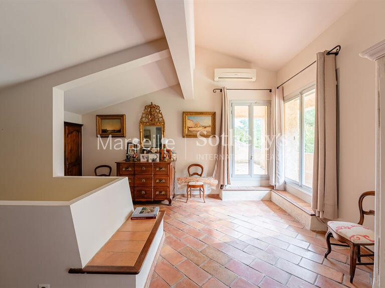 Maison Aubagne - 4 chambres - 260m²